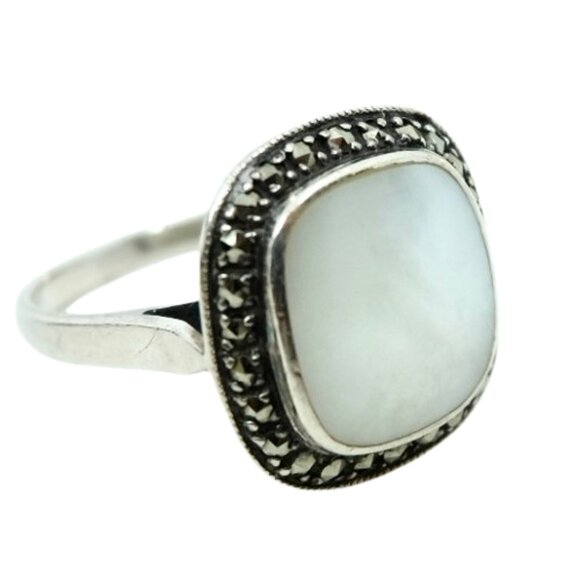 VINTAGE Sterling Silver Mother Of Pearl & Marcasite LADIES’ Cocktail Ring~6.5 - Picture 2 of 9